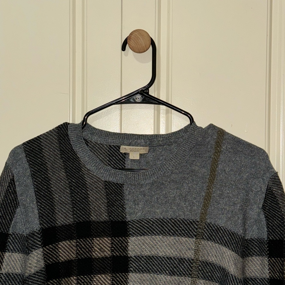 Burberry sweater